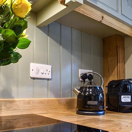 Johnsons Cottage - Uk39727 Taddington エクステリア 写真