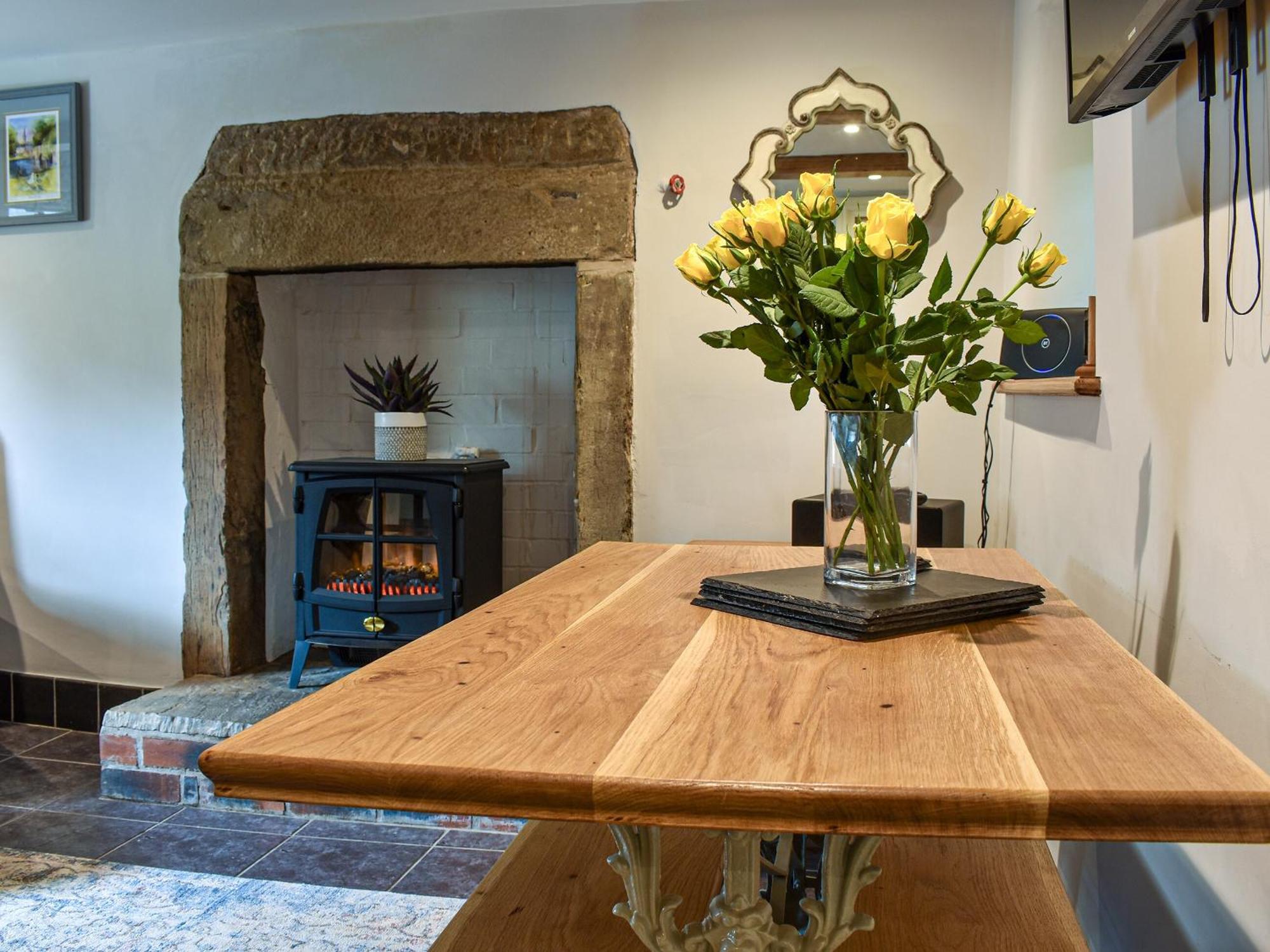 Johnsons Cottage - Uk39727 Taddington エクステリア 写真